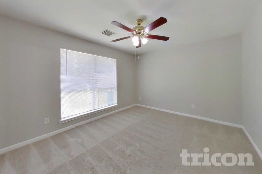 Building Photo - 8707 Texas Acorn Ave
