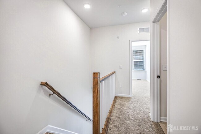 Building Photo - 507 Sadie Cir