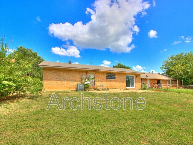 Building Photo - 4501 Meadowvale Dr