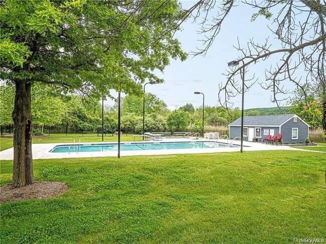 Building Photo - 255 Homestead Village Dr