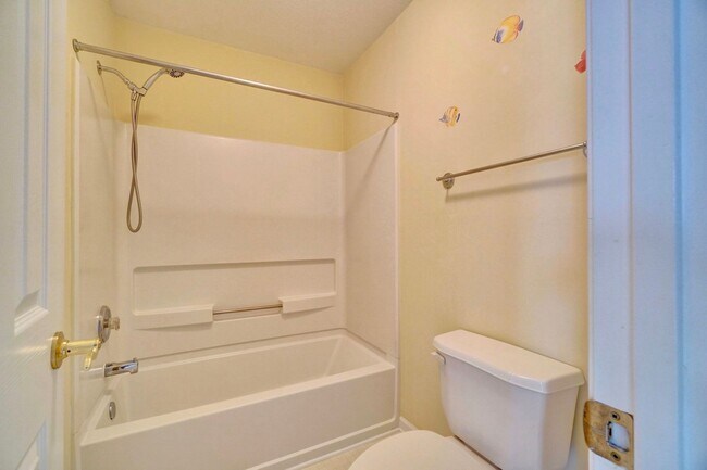 Building Photo - 5027 Ocean Way