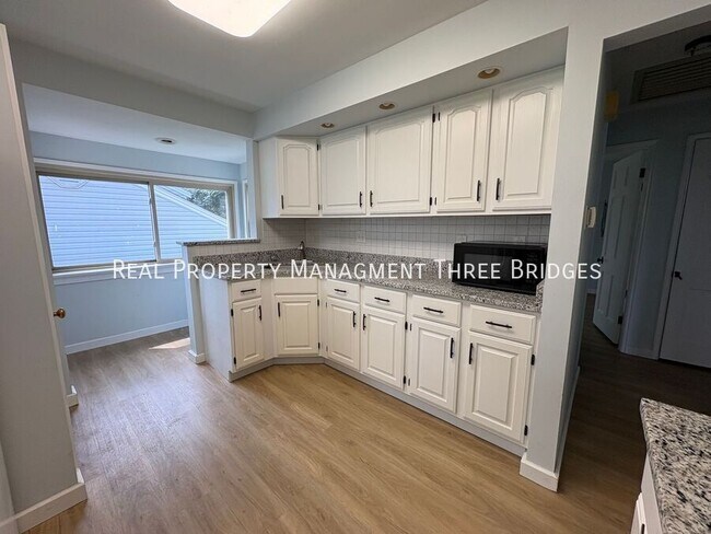 Building Photo - 10335 Lackland Rd