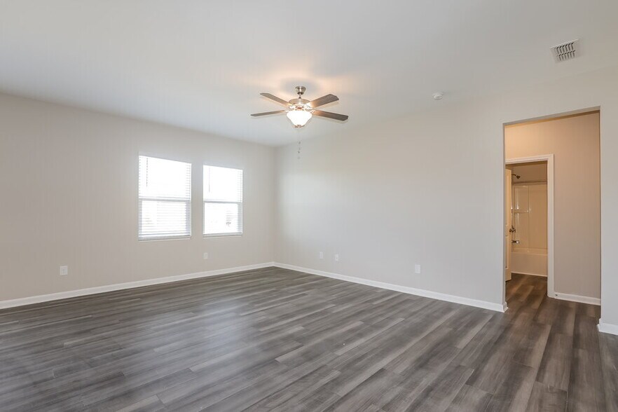 Building Photo - 536 Knightsbridge Ln