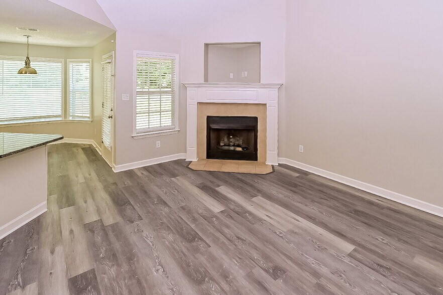 Building Photo - 10742 Wellington Dr
