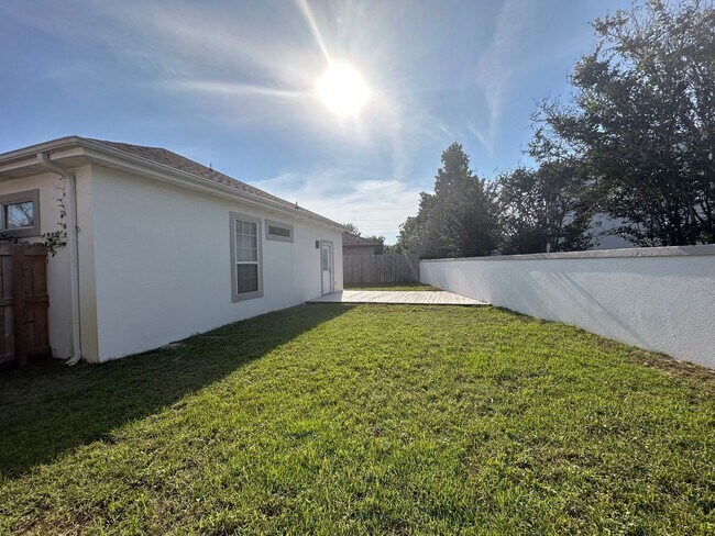 Building Photo - Beautiful 3 Bedroom Home in Destin. Beachside of Hwy 98!