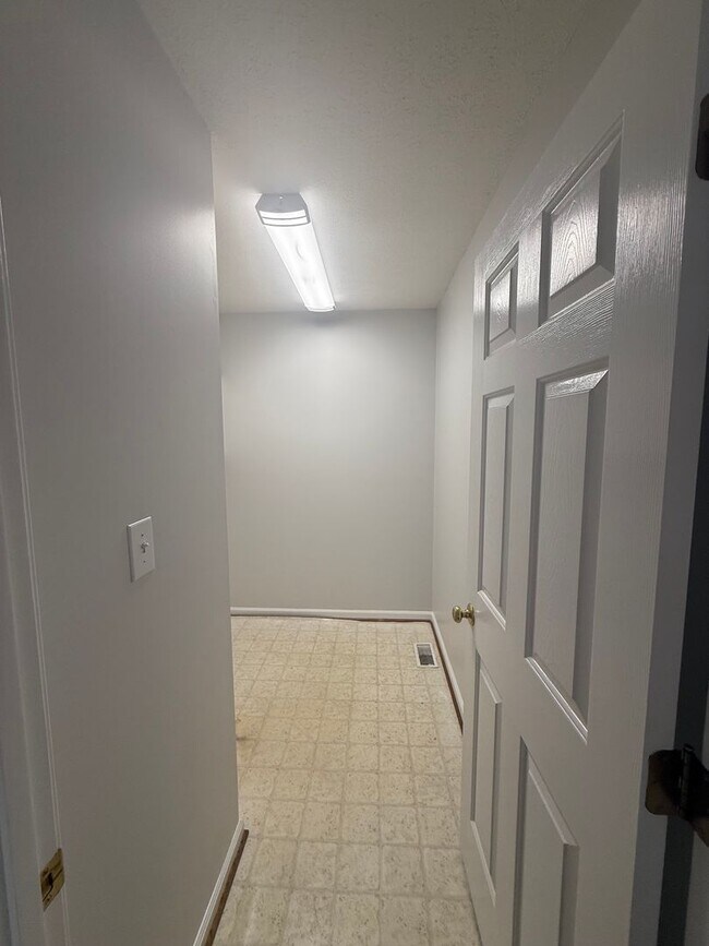 Building Photo - Great Location - Great Neighborhood - Grea...