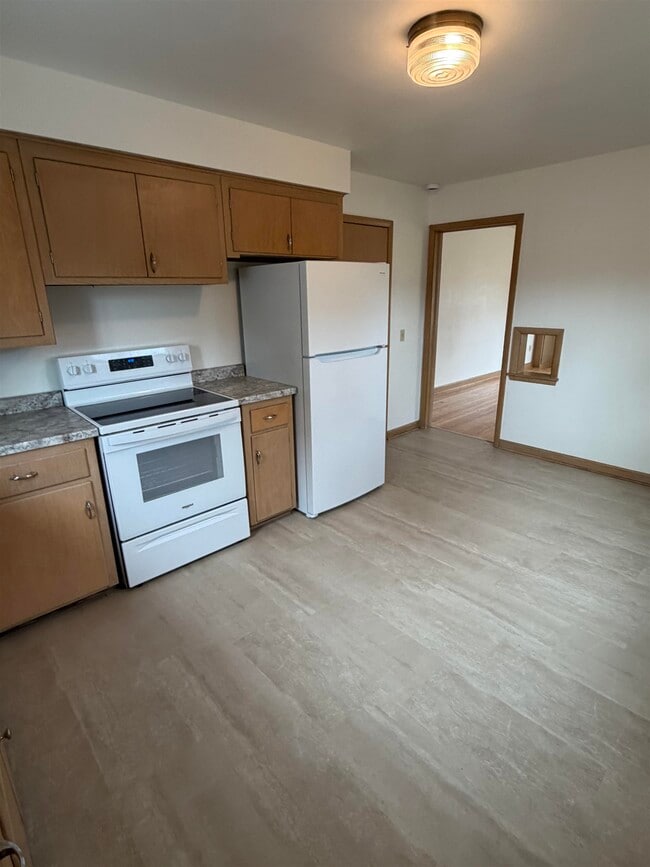 Building Photo - 529 W Olin Ave