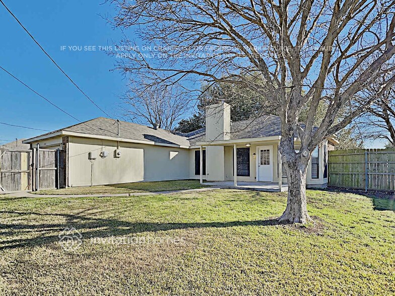 Building Photo - 7001 Seascape Dr