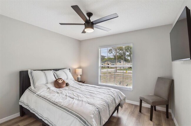 Building Photo - 165 Quail Oaks Cir