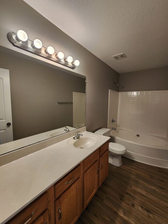 Building Photo - Your Next Home Sweet Home Awaits!