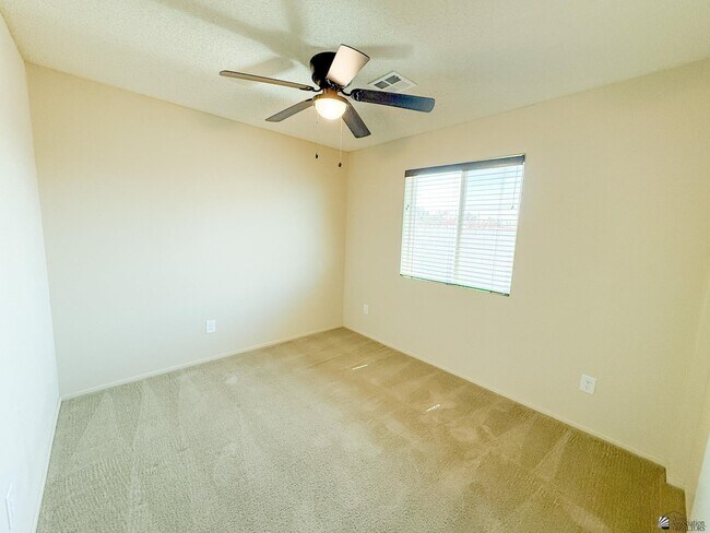 Building Photo - 1175 S 47th Ave