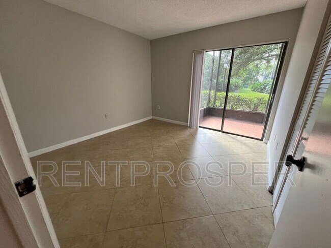 Building Photo - 6075 Village Cir