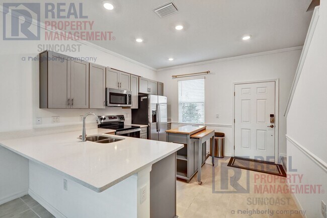 Building Photo - 8937 Daybreak St