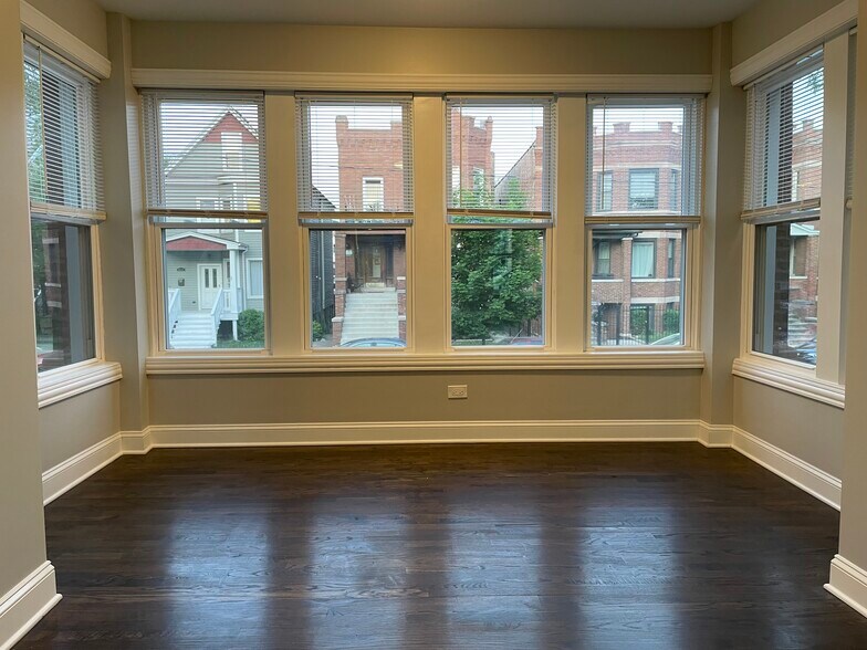 Building Photo - 2428 N Avers Ave