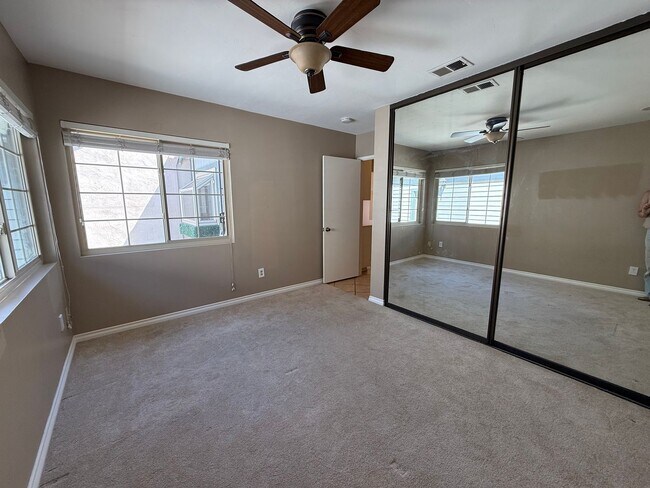 Building Photo - Charming Single-Level Townhome in Cape Concord