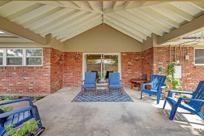 Building Photo - 2910 Freshmeadows Dr