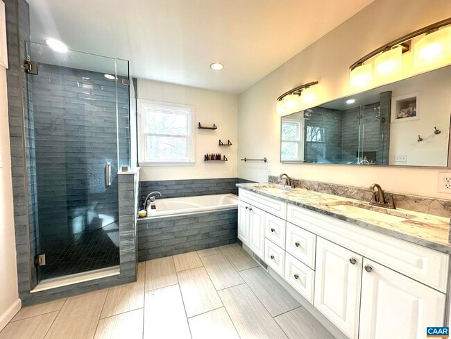 Building Photo - 3501 Glenaire Dr