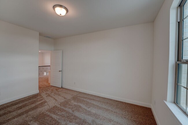 Building Photo - Must See 5 Bed 4.5 Bath in Northlake