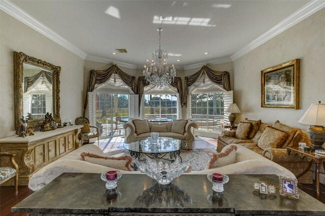 Building Photo - 13703 Lakeshore Way Cove