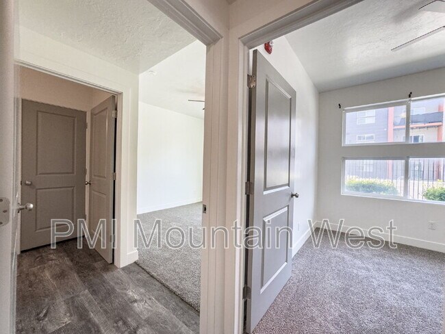 Building Photo - 875 S Depot St