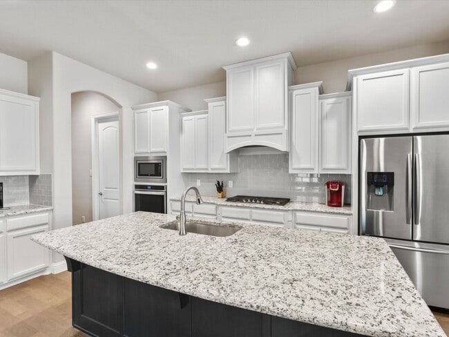 Building Photo - 14912 Belclaire Ave