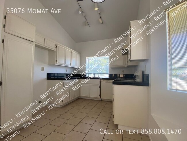 Building Photo - 35076 Momat Ave