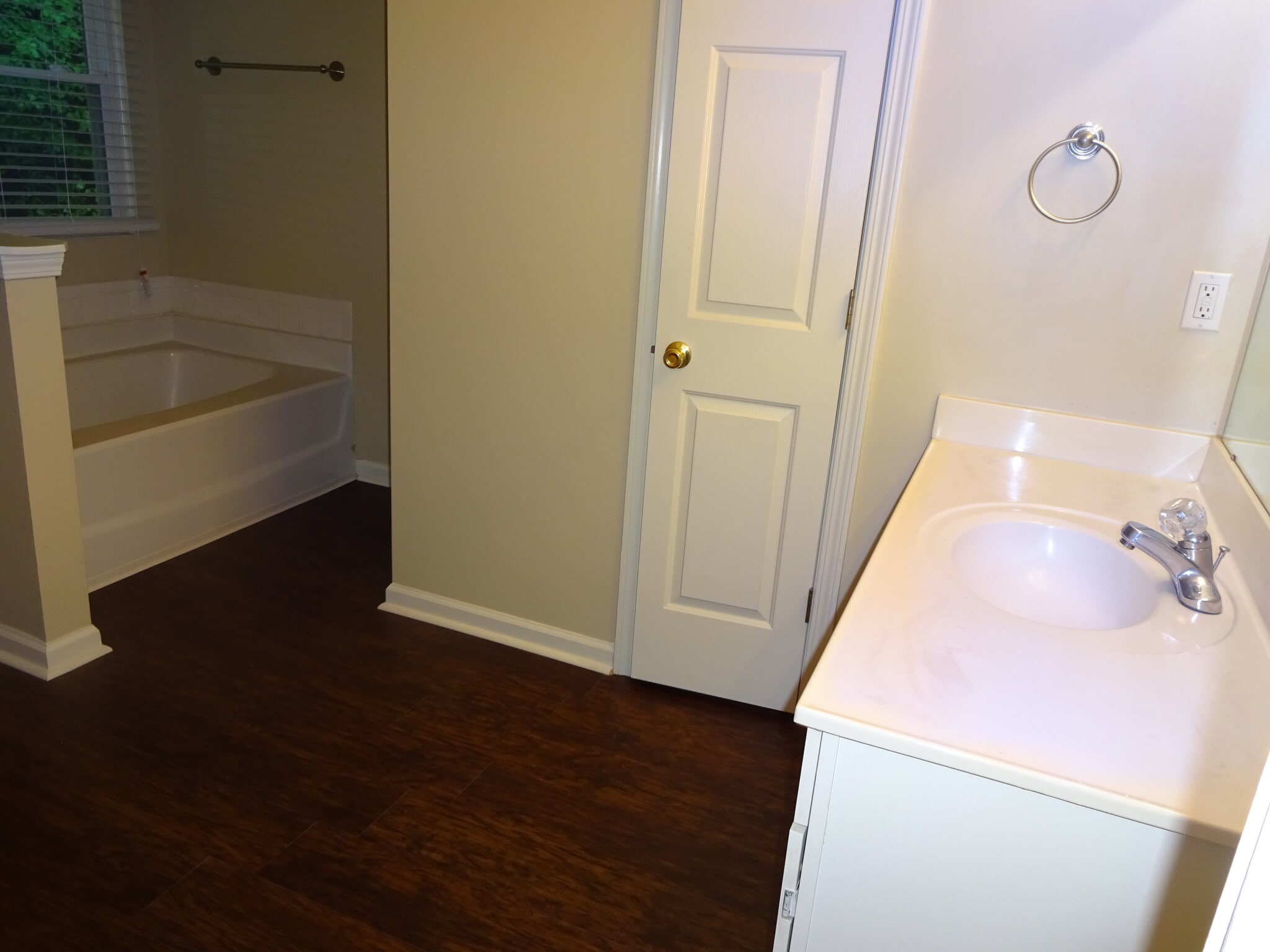 Building Photo - 3002 Sentinel Cir