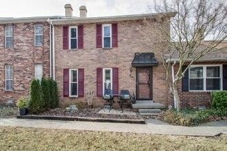 Building Photo - 388 Huntington Ridge Dr