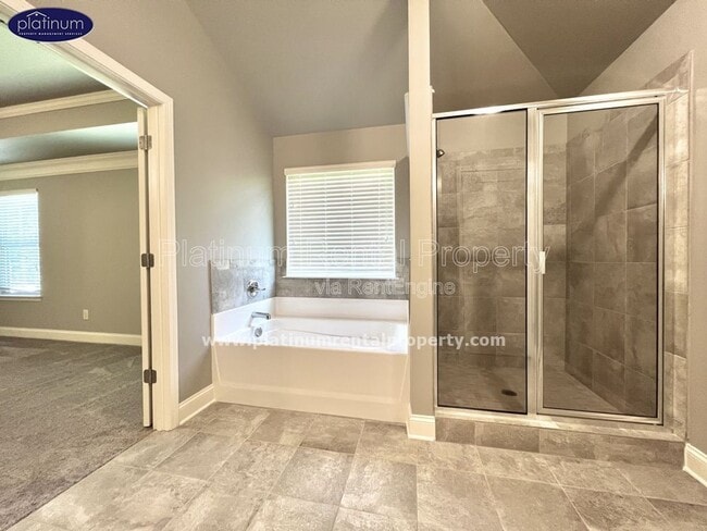 Building Photo - 2435 Kemp Dr NW