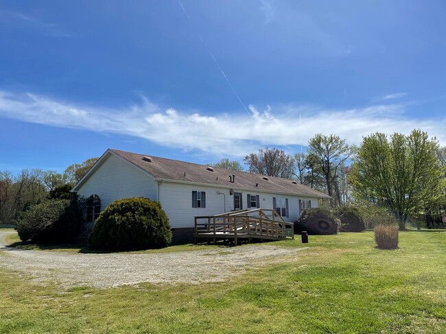 Building Photo - 11582 Charity Ln
