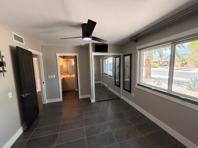 Building Photo - 13139 W Seville Dr