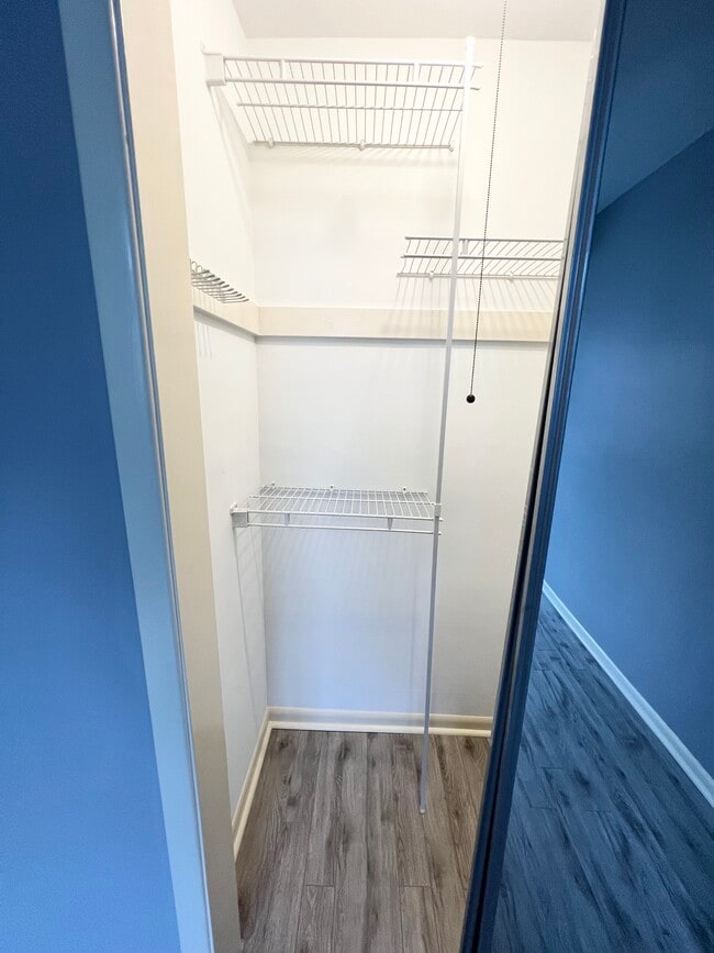 Building Photo - 20301 Shelburne Rd