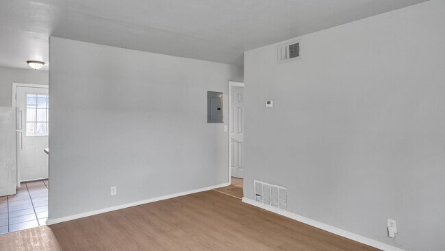 Building Photo - 1314 N Irvington Ave