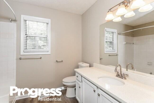 Building Photo - 2405 Betsy Ct SW