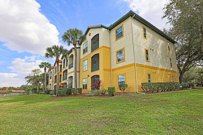 Building Photo - 11480 Villa Grand