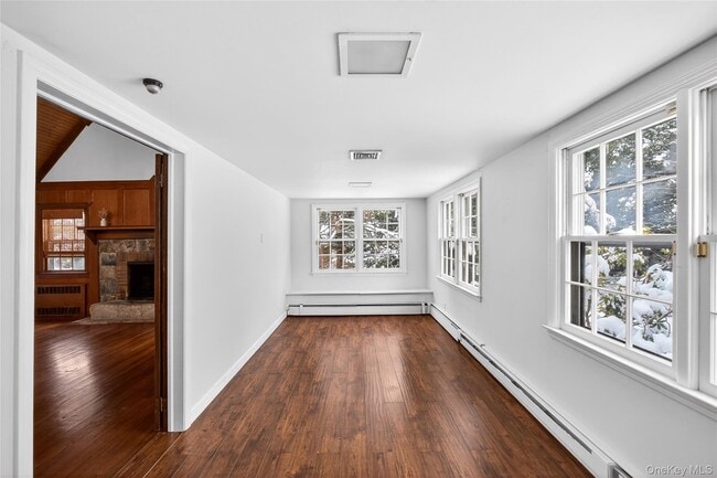 Building Photo - 6 Raven Way