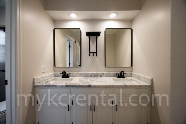 Building Photo - 12012 Ensley Ln