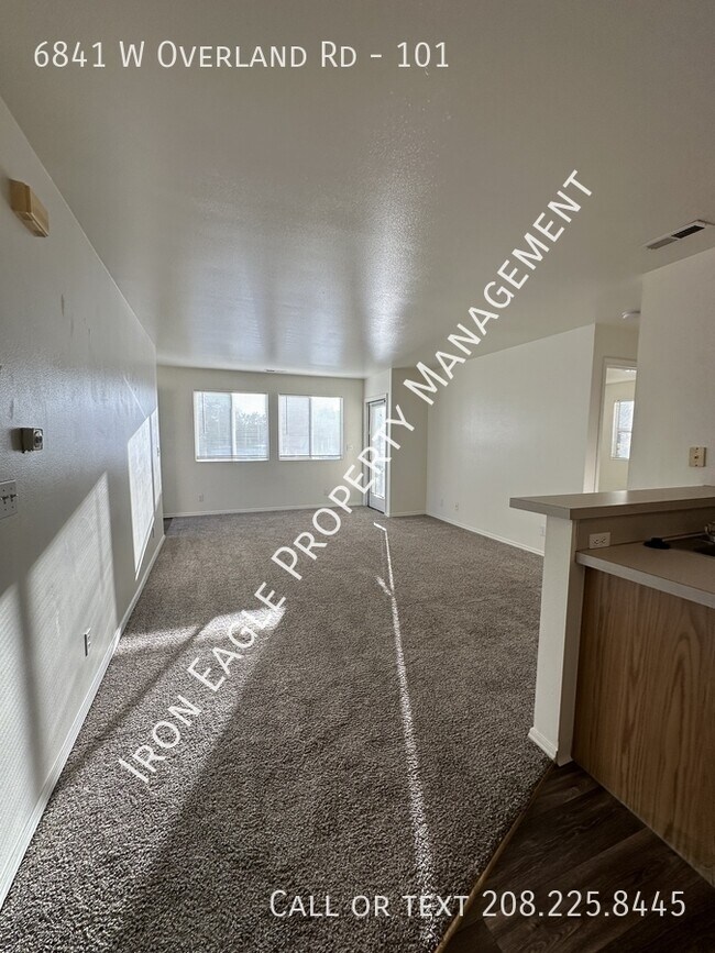 Building Photo - 6841 W Overland Rd