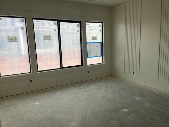 Building Photo - Awesome single story with 4 beds 4 baths and RV garage.