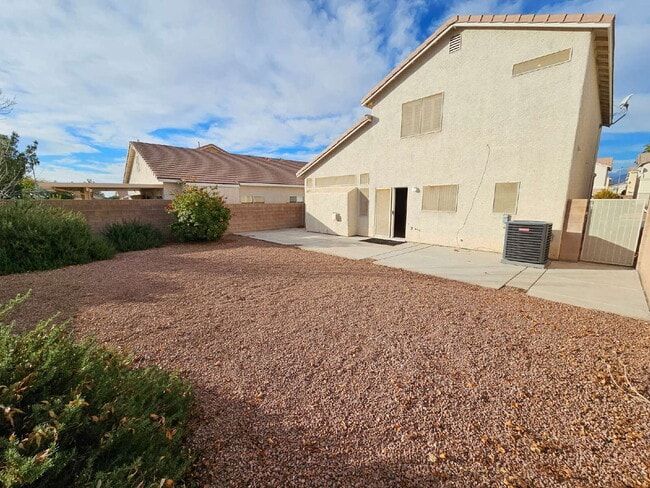 Building Photo - 6030 Blue Autumn St