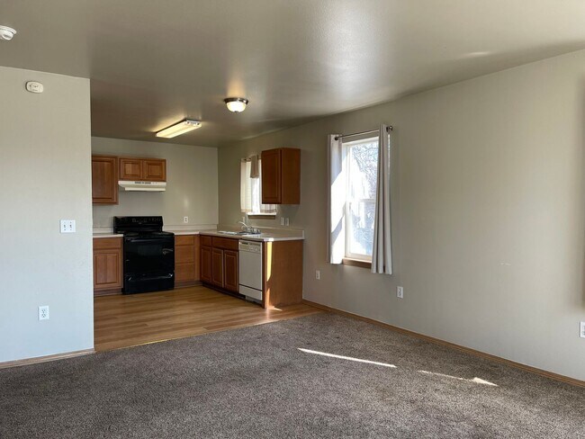 Building Photo - 2503 E Sharp Ave