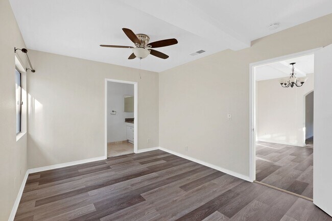 Building Photo - Gorgeous 4-Bedroom Pool Home South of the ...