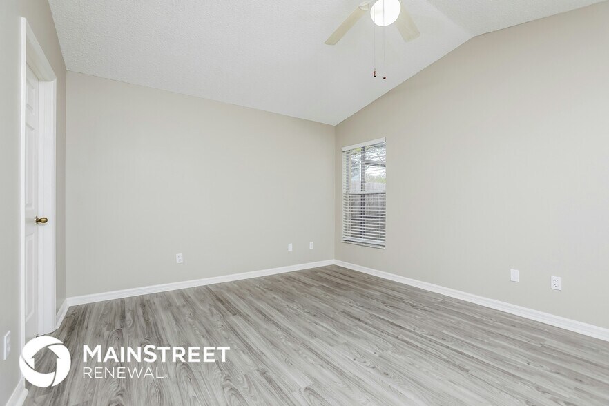 Building Photo - 17117 Woodcrest Way