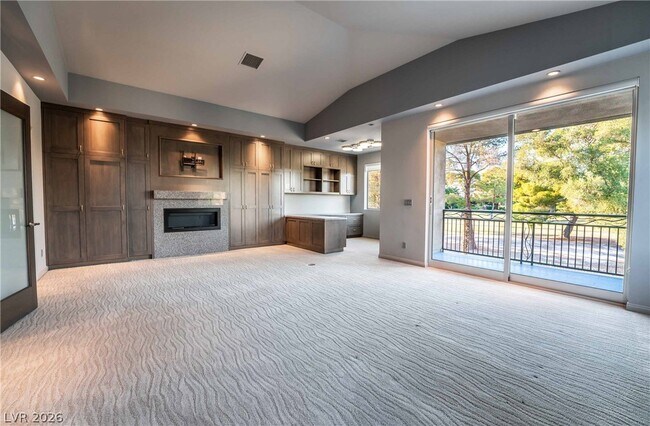 Building Photo - 980 Vegas Valley Dr