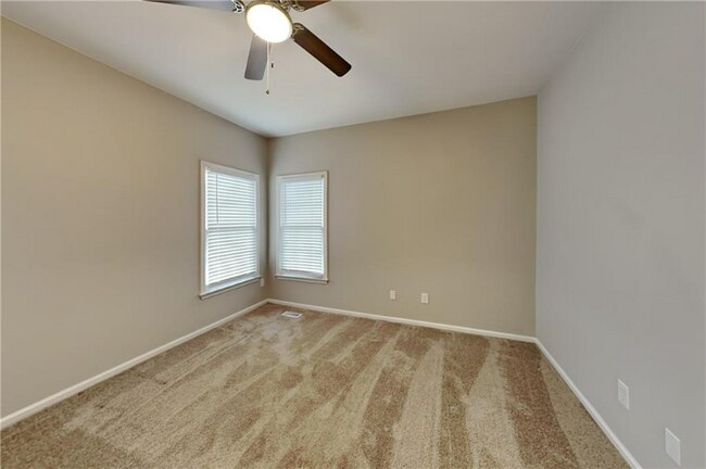 Building Photo - 3930 Summit Gate Dr