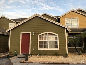 Building Photo - 2725 Fan Palm Dr