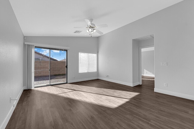 Building Photo - Charming 4-Bedroom Home in a Quiet Las Vegas Community!