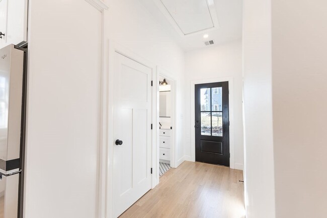 Building Photo - 17 Harding Rd