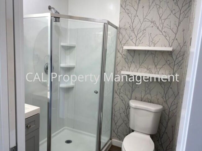 Building Photo - Stylish Modern Studio in Salinas, CA!