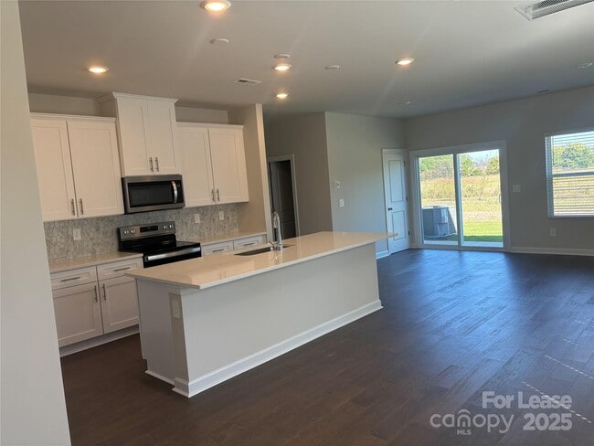Building Photo - 1739 Braemar Vlg Dr